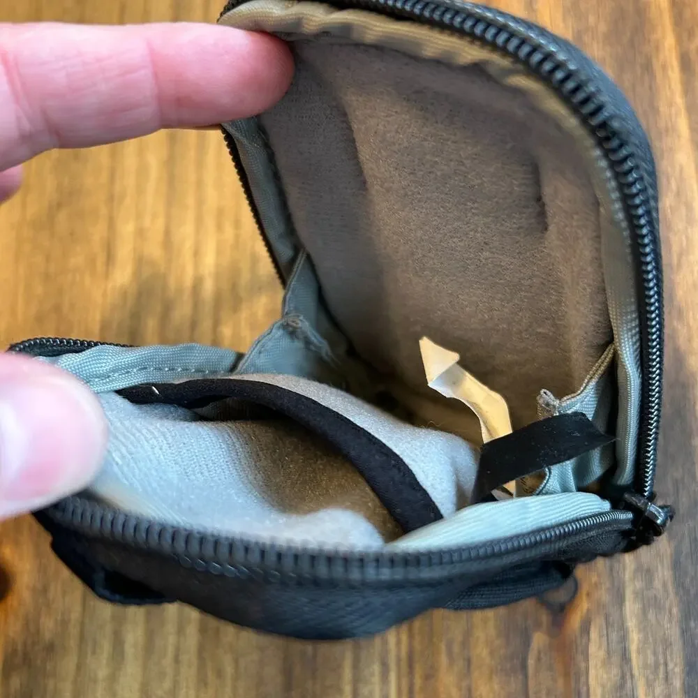 Lowepro Geneva 10 Black Compact Padded Case